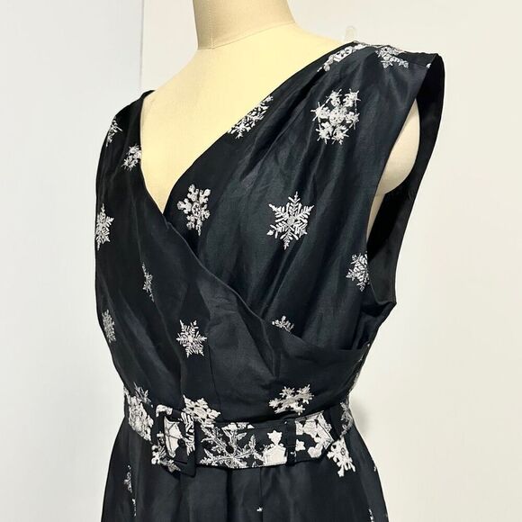 ModCloth The Snow Must Go On Dress 10 Holidays Pin-Up Rockabilly Cocktail Party - Picture 9 of 9